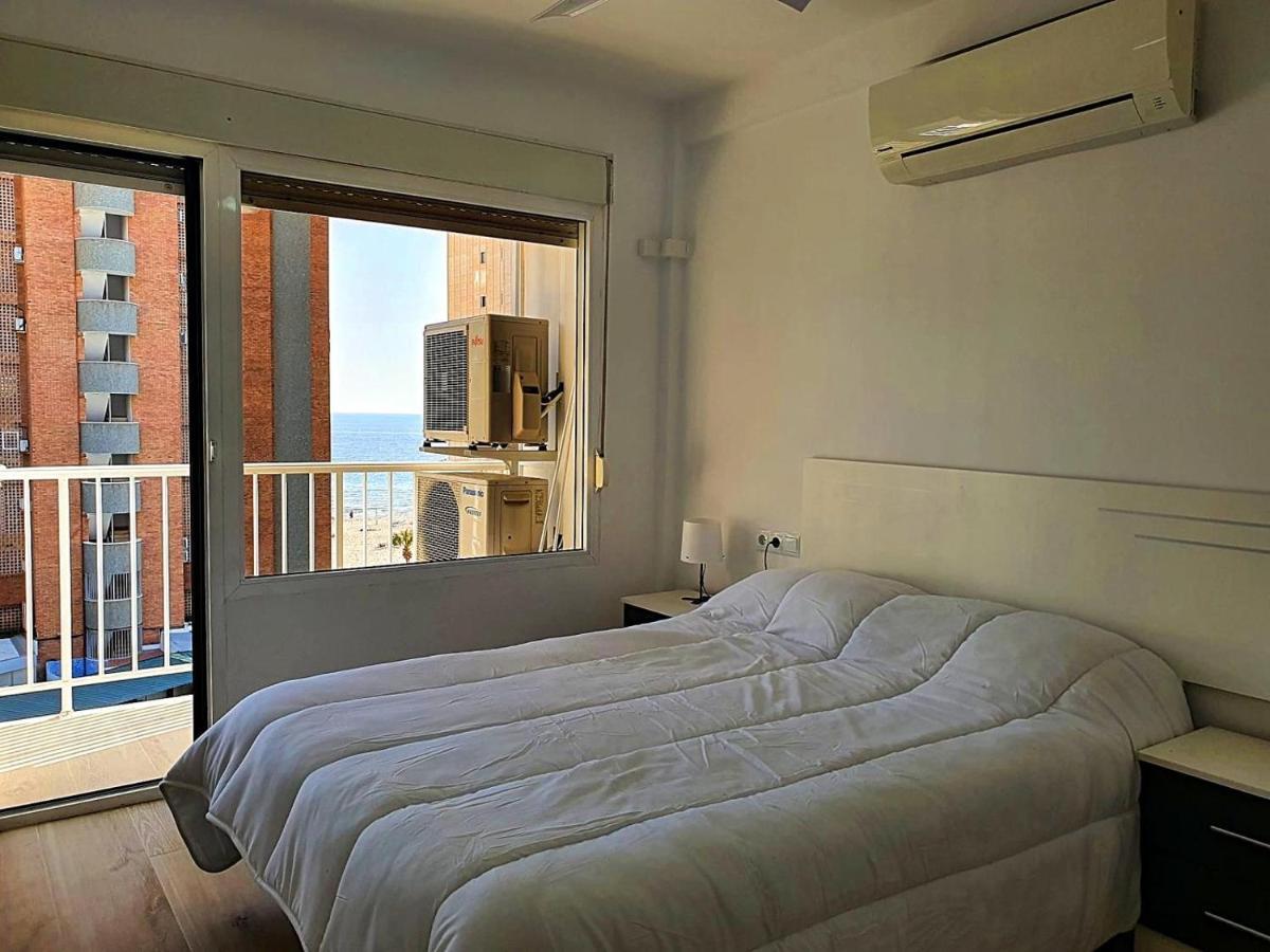 First Line Apartment With 3 Bedrooms And Seaviews ベニドルム エクステリア 写真