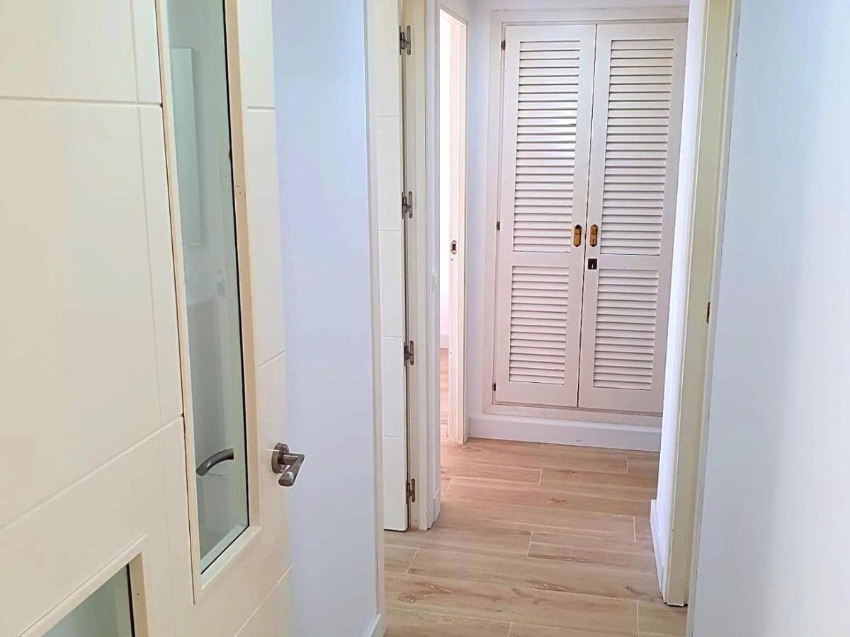 First Line Apartment With 3 Bedrooms And Seaviews ベニドルム エクステリア 写真