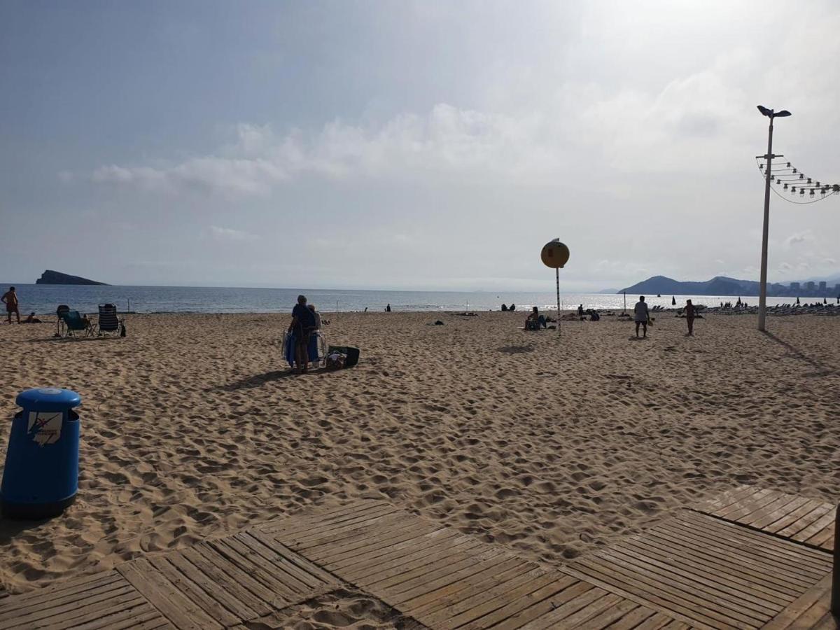First Line Apartment With 3 Bedrooms And Seaviews ベニドルム エクステリア 写真