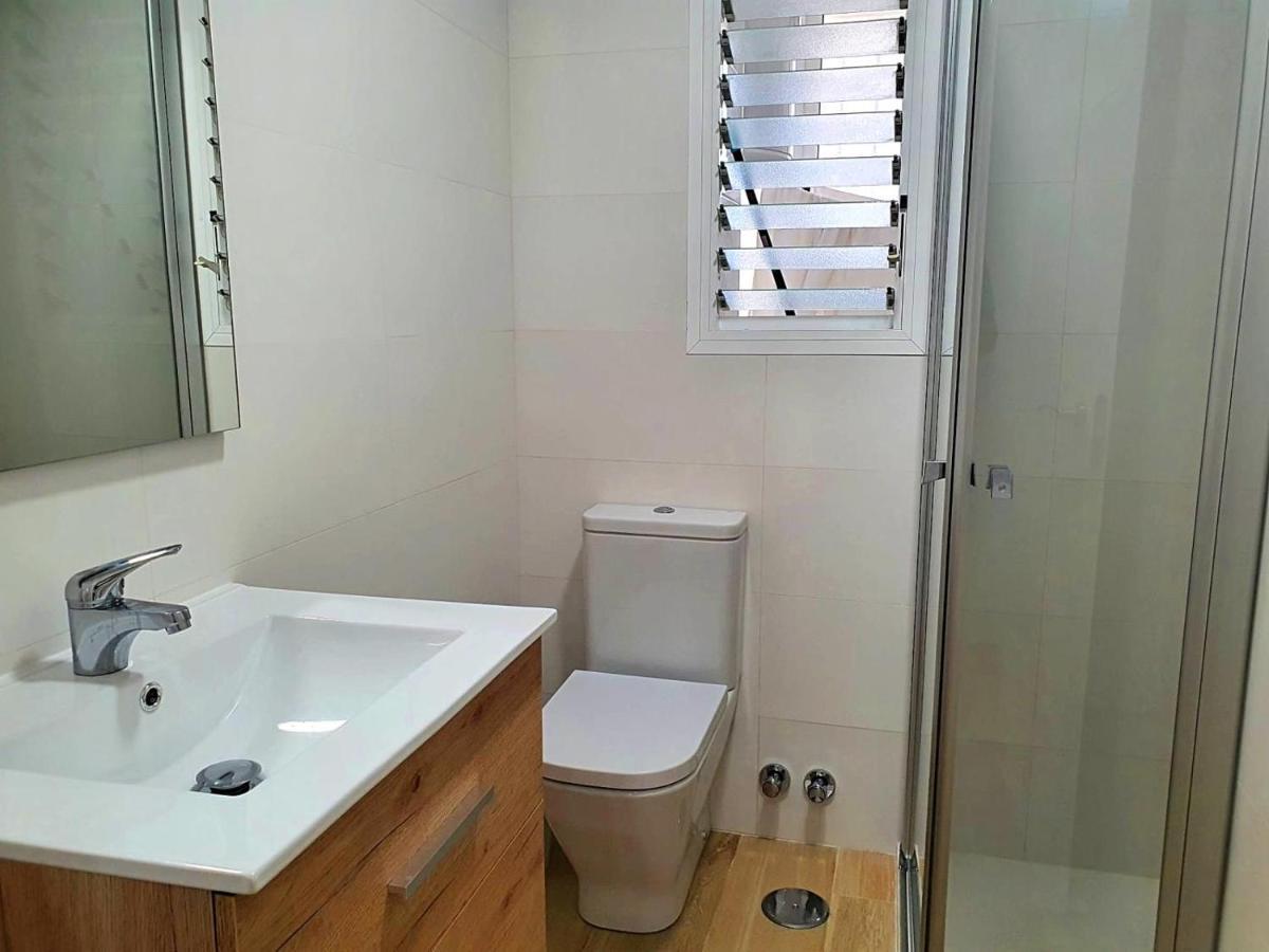 First Line Apartment With 3 Bedrooms And Seaviews ベニドルム エクステリア 写真