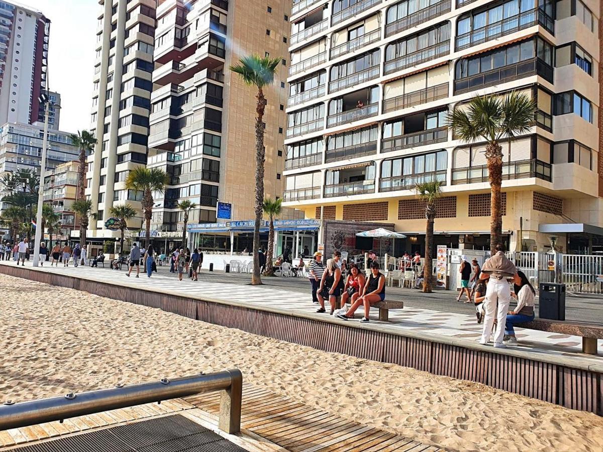 First Line Apartment With 3 Bedrooms And Seaviews ベニドルム エクステリア 写真