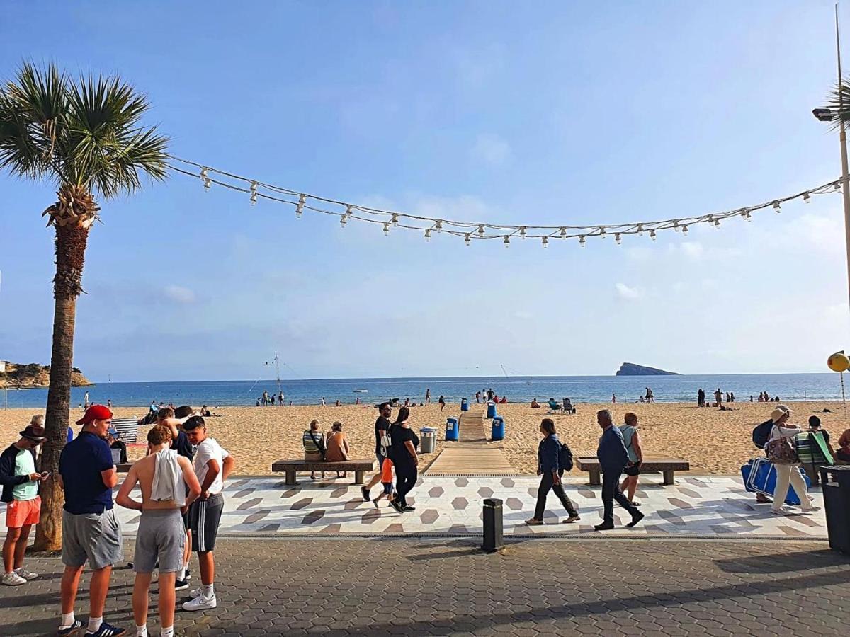 First Line Apartment With 3 Bedrooms And Seaviews ベニドルム エクステリア 写真