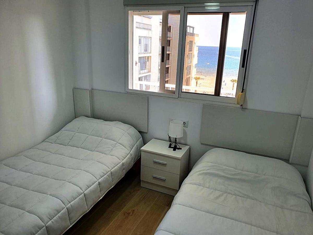 First Line Apartment With 3 Bedrooms And Seaviews ベニドルム エクステリア 写真