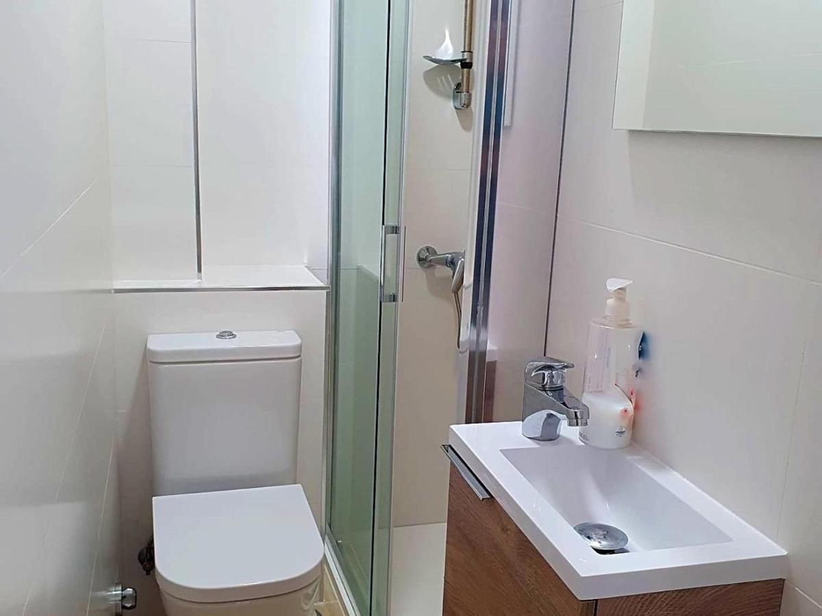First Line Apartment With 3 Bedrooms And Seaviews ベニドルム エクステリア 写真