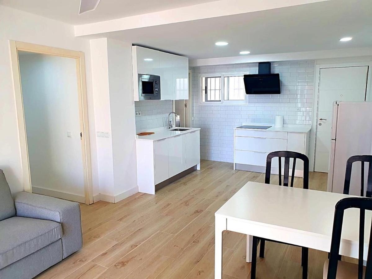 First Line Apartment With 3 Bedrooms And Seaviews ベニドルム エクステリア 写真
