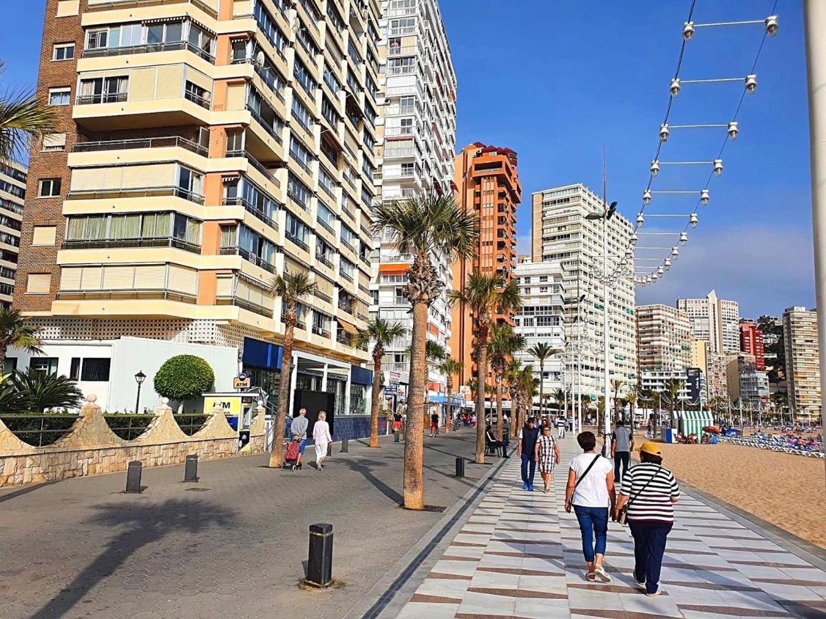 First Line Apartment With 3 Bedrooms And Seaviews ベニドルム エクステリア 写真